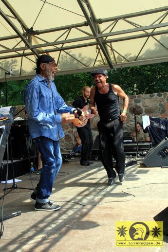 Winston Francis (Jam) with Freddie Notes (Jam) 20. This Is Ska Festival - Wasserburg, Rosslau 25. Juni 2016 (10).JPG